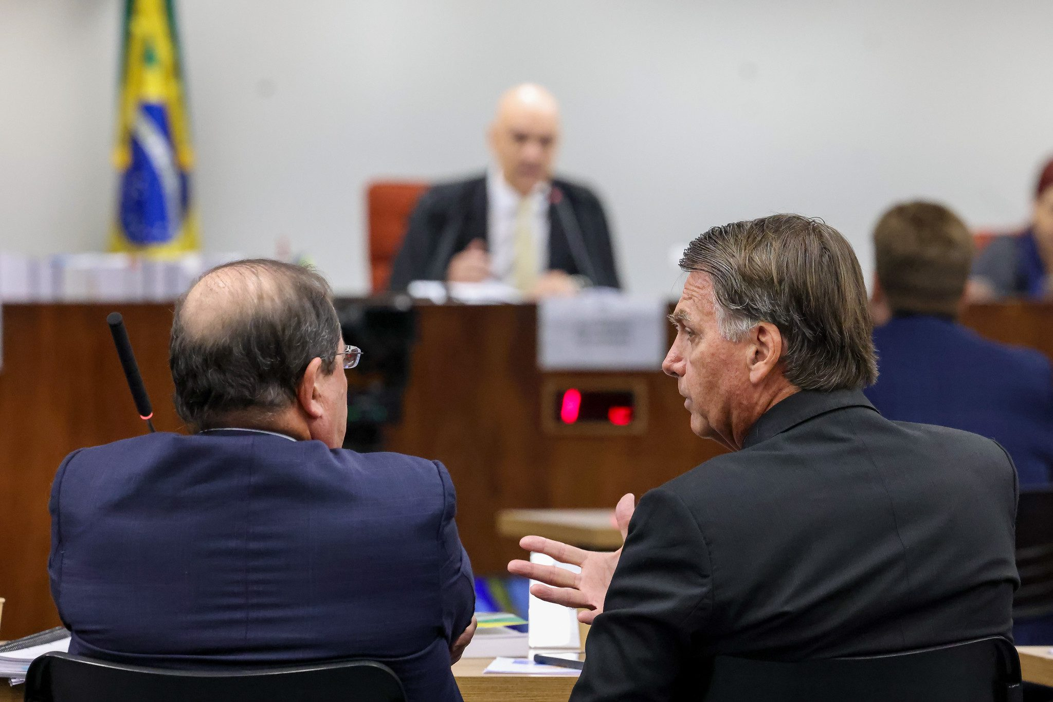 Luta, Forma e Conteúdo